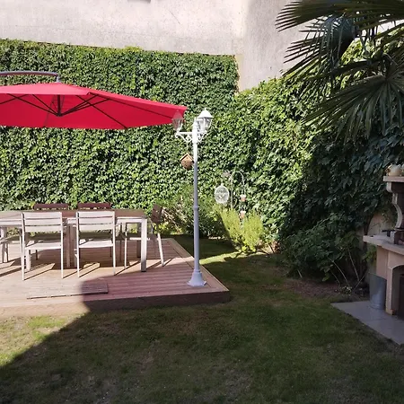Loue Partie De Notre Maison Avec Jardin Pour 6 Personnes