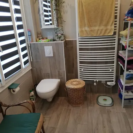 Loue Partie De Notre Maison Avec Jardin Pour 6 Personnes Kwatera prywatna *
