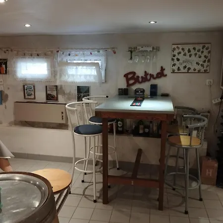 Kwatera prywatna Loue Partie De Notre Maison Avec Jardin Pour 6 Personnes Le Mans